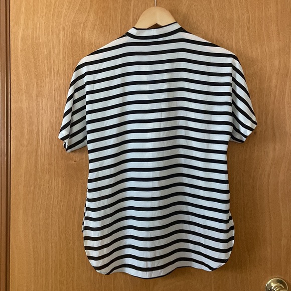 Lightweight black & white Express top. - Picture 4 of 5